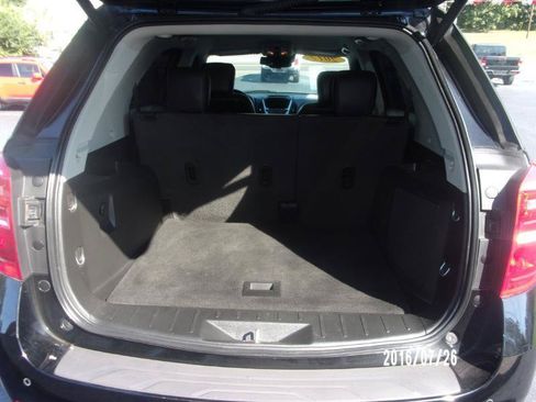 Used 2017 Chevrolet Equinox Premier w/ Enhanced Convenience Package FWD image 9