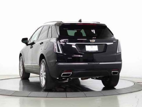 Certified 2022 Cadillac XT5 Sportv w/ Technology Package image 3
