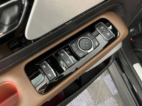 Used 2020 Lincoln Aviator Grand Touring w/ Equipment Group 302A image 15