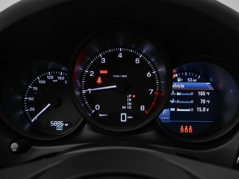 Used 2025 Porsche Macan image 26