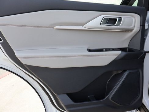 New 2026 Ford Explorer Active w/ Active Comfort Package AWD/4WD image 19