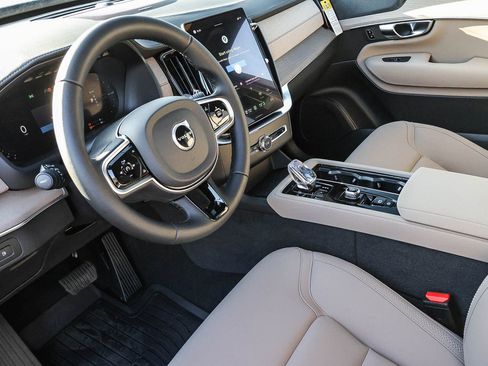 New 2026 Volvo XC90 T8 Plus w/ Protection Package Premier AWD/4WD image 28