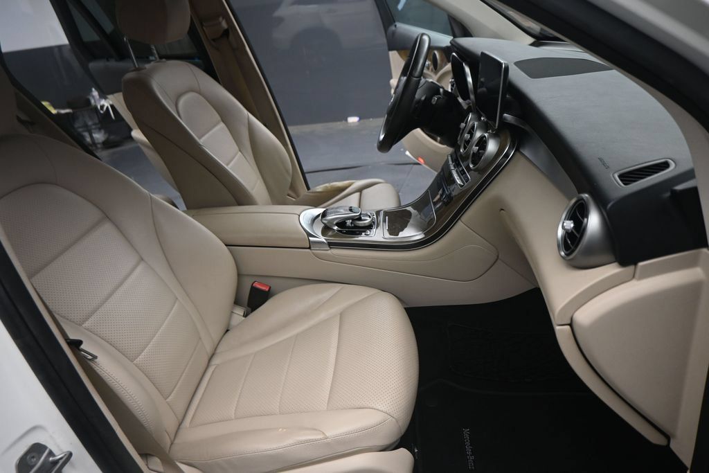 Used 2018 Mercedes-Benz GLC 300 image 21