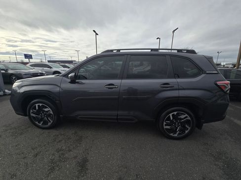 Used 2025 Subaru Forester Limited image 8