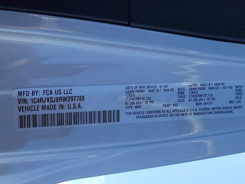 Used 2024 Jeep Wrangler Rubicon 392 image 17