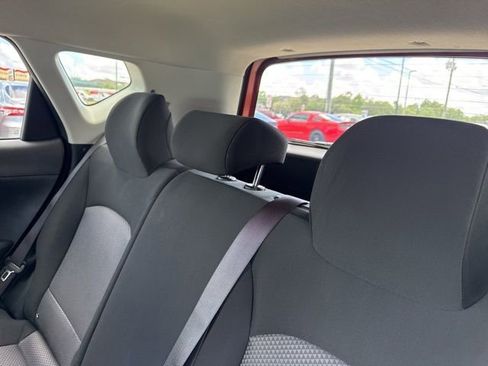 Used 2025 Kia Soul LX w/ LX Technology Package FWD image 21