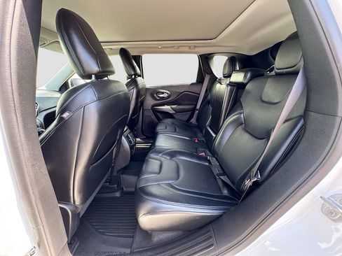 Used 2021 Jeep Cherokee Limited w/ Mopar Interior Package AWD/4WD image 24