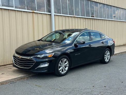 Used 2024 Chevrolet Malibu LT FWD image 2