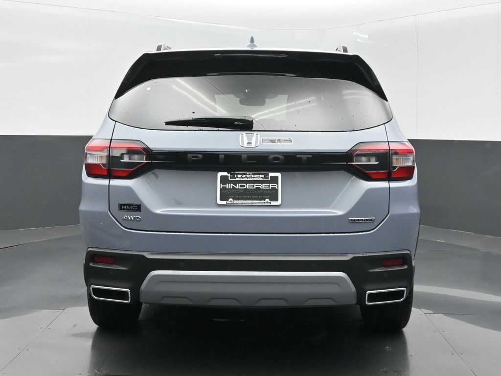 New 2025 Honda Pilot Touring image 7