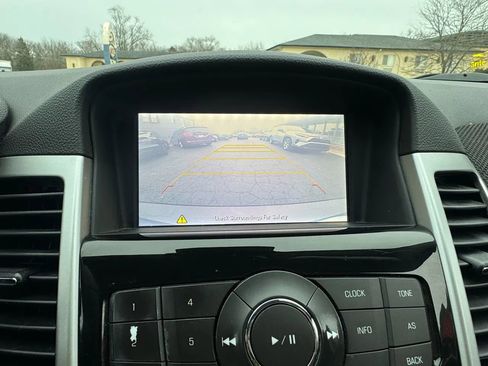 Used 2015 Chevrolet Cruze LT image 27