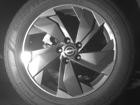 Used 2025 Nissan Rogue SV AWD/4WD image 15