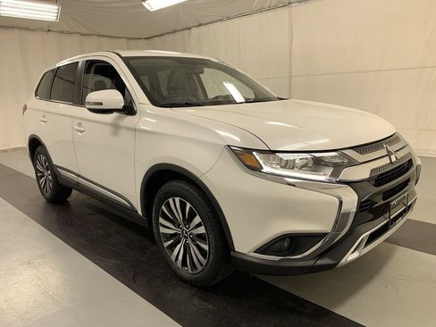Used 2019 Mitsubishi Outlander SE AWD/4WD image 6