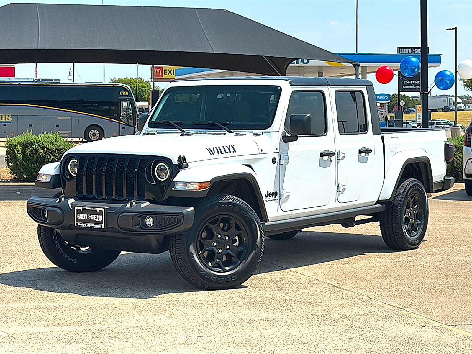 Used 2023 Jeep Gladiator Sport AWD/4WD image 2