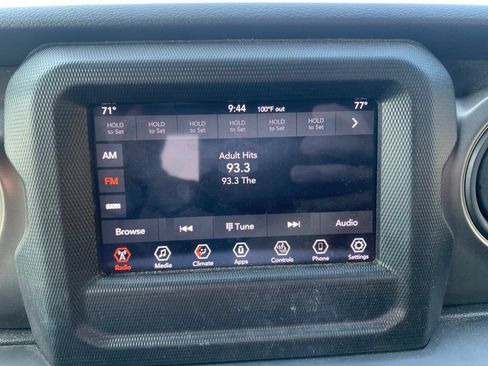 Used 2023 Jeep Gladiator Sport AWD/4WD image 39