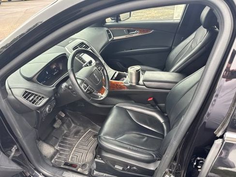 Used 2019 Lincoln Nautilus Select AWD/4WD image 12