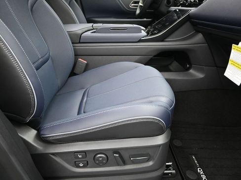 New 2026 INFINITI QX80 SPORT image 26