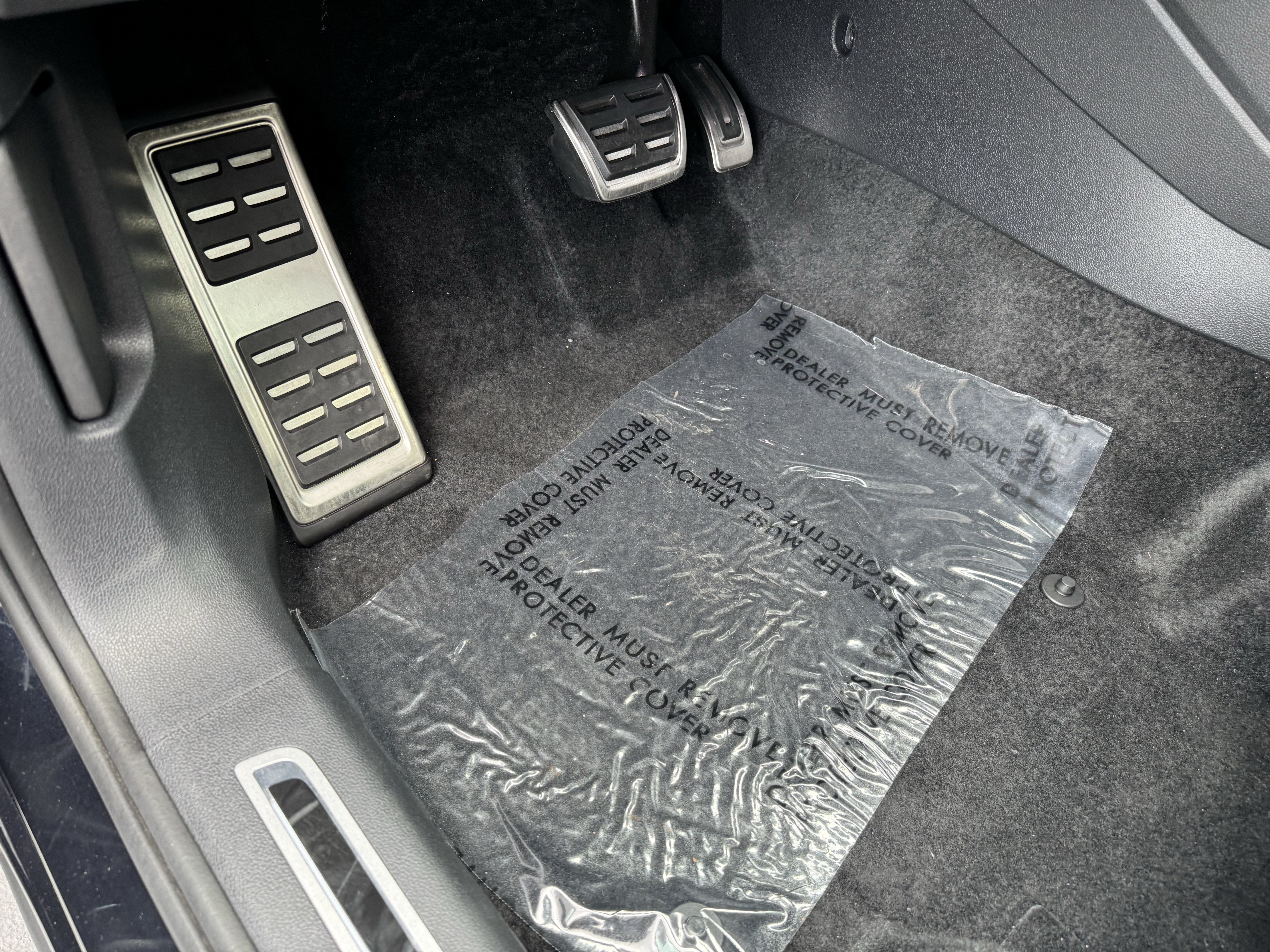 Certified 2023 Volkswagen Tiguan SE R-Line FWD image 17
