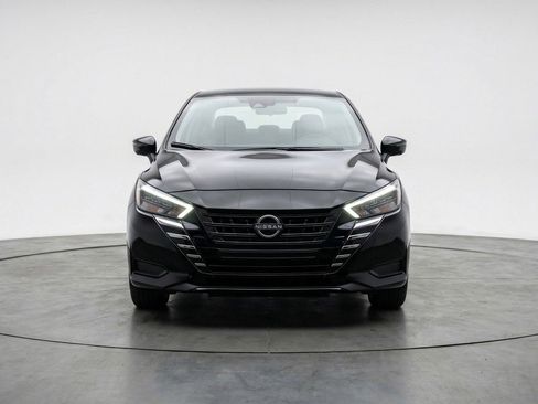 Used 2025 Nissan Versa SV FWD image 2