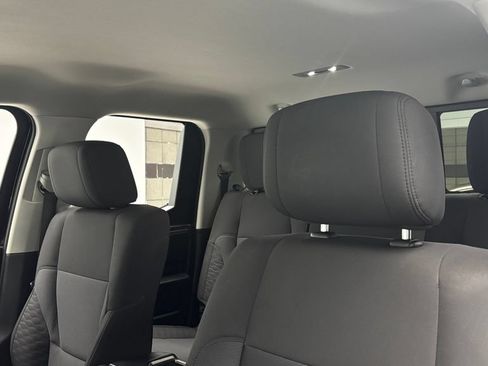 Used 2022 Toyota Tundra SR5 w/ SR5 Convenience Package AWD/4WD image 17