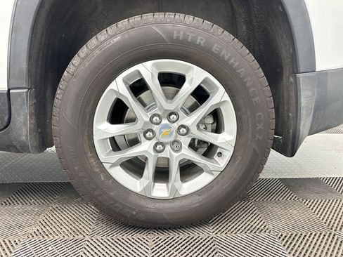 Certified 2020 Chevrolet Traverse LT w/ LPO, Black Accent Package AWD/4WD image 11