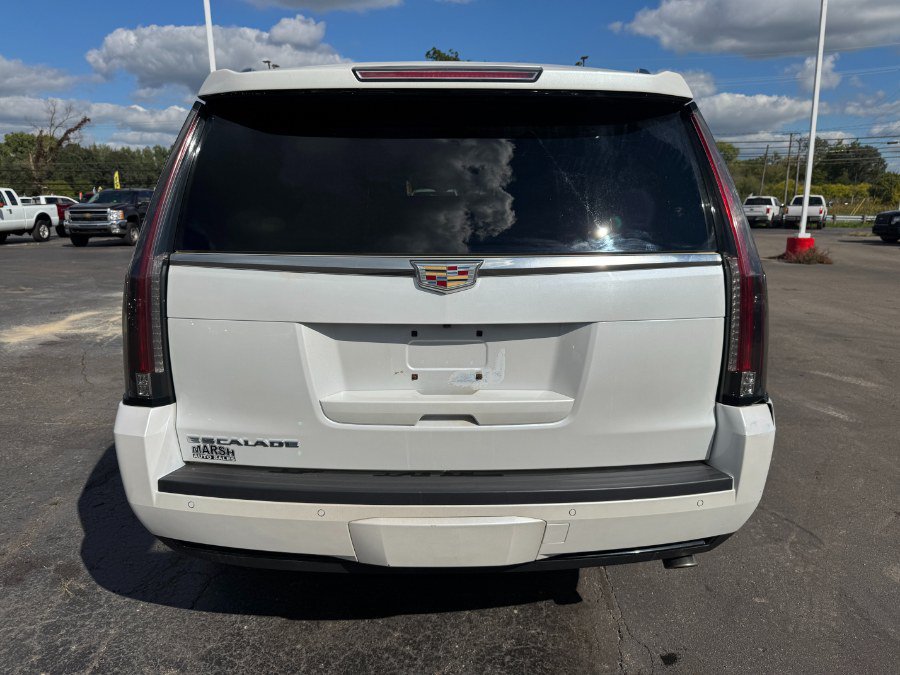 Used 2016 Cadillac Escalade Platinum AWD/4WD image 4