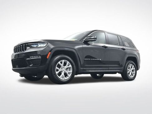 Used 2023 Jeep Grand Cherokee Limited image 31