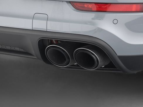 Certified 2024 Porsche Cayenne AWD/4WD image 17