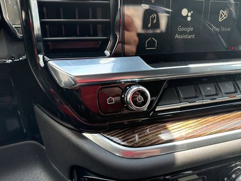 New 2025 GMC Sierra 1500 Elevation image 33