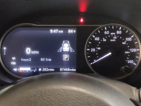 Used 2021 Nissan Versa SV FWD image 23