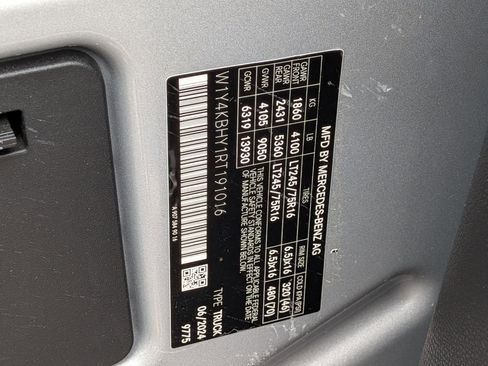 Used 2024 Mercedes-Benz Sprinter 2500 image 19