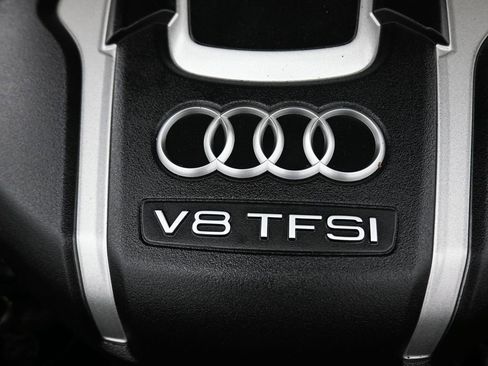 Used 2015 Audi A8 4.0T w/ Premium Package image 54