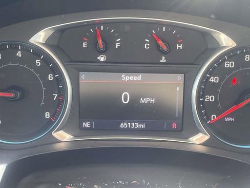 Used 2020 Chevrolet Traverse LT FWD image 27