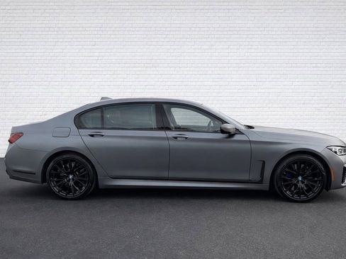 Used 2022 BMW 750i xDrive w/ Executive Package image 4