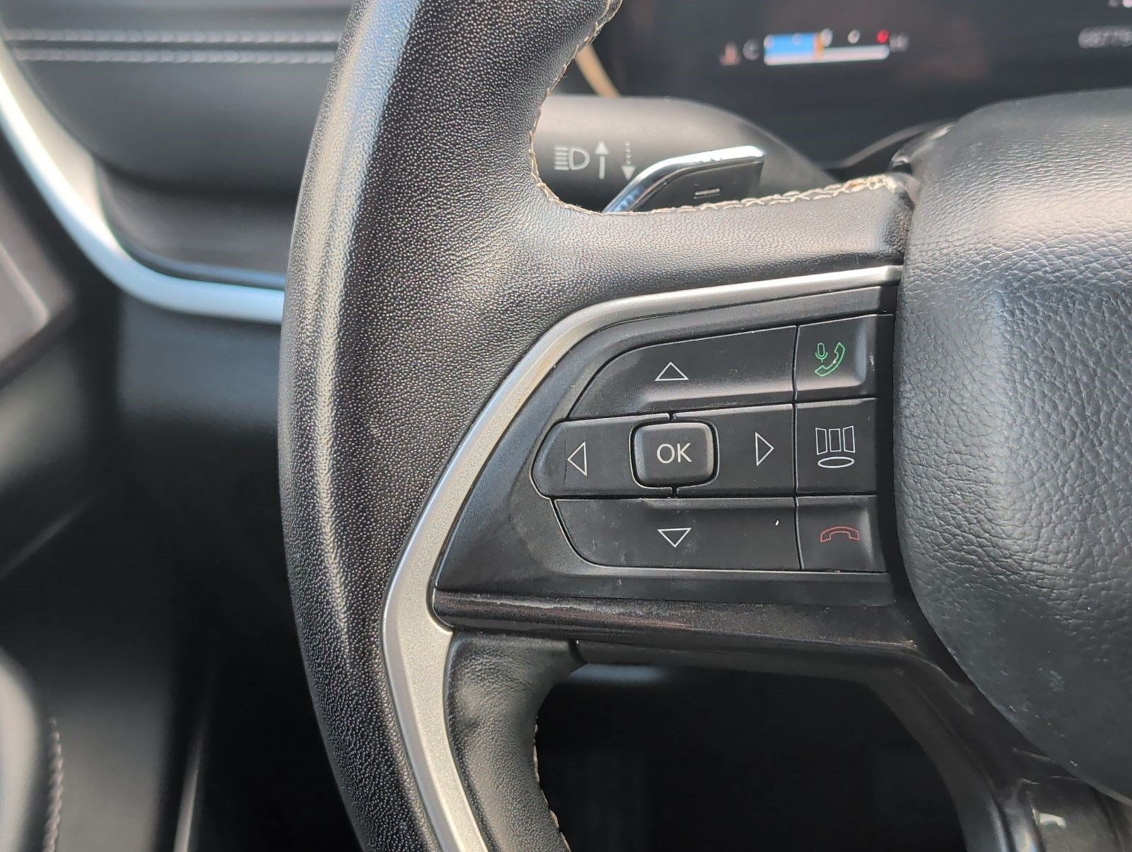 Used 2022 Jeep Grand Cherokee L Laredo RWD image 14