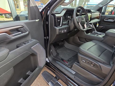 New 2026 GMC Sierra 2500 Denali w/ Denali Reserve Package AWD/4WD image 11