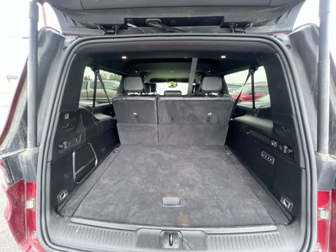 Used 2024 Jeep Wagoneer L Series II w/ Flexible Seating Group AWD/4WD image 25