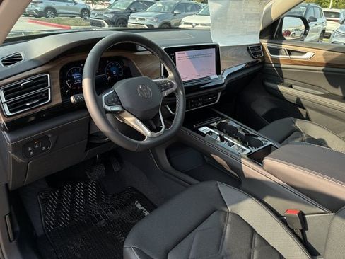 New 2026 Volkswagen Atlas SE FWD image 9
