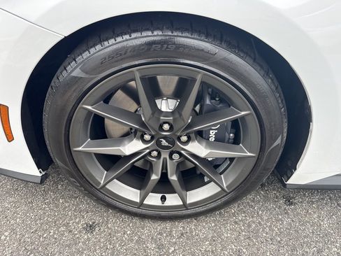 Used 2025 Ford Mustang Dark Horse image 7