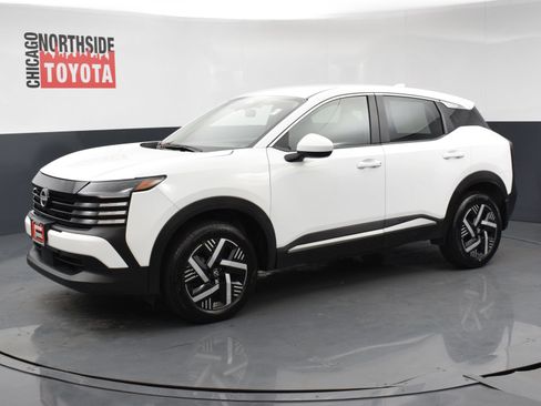 Used 2025 Nissan Kicks SV w/ Illumination Package FWD image 8