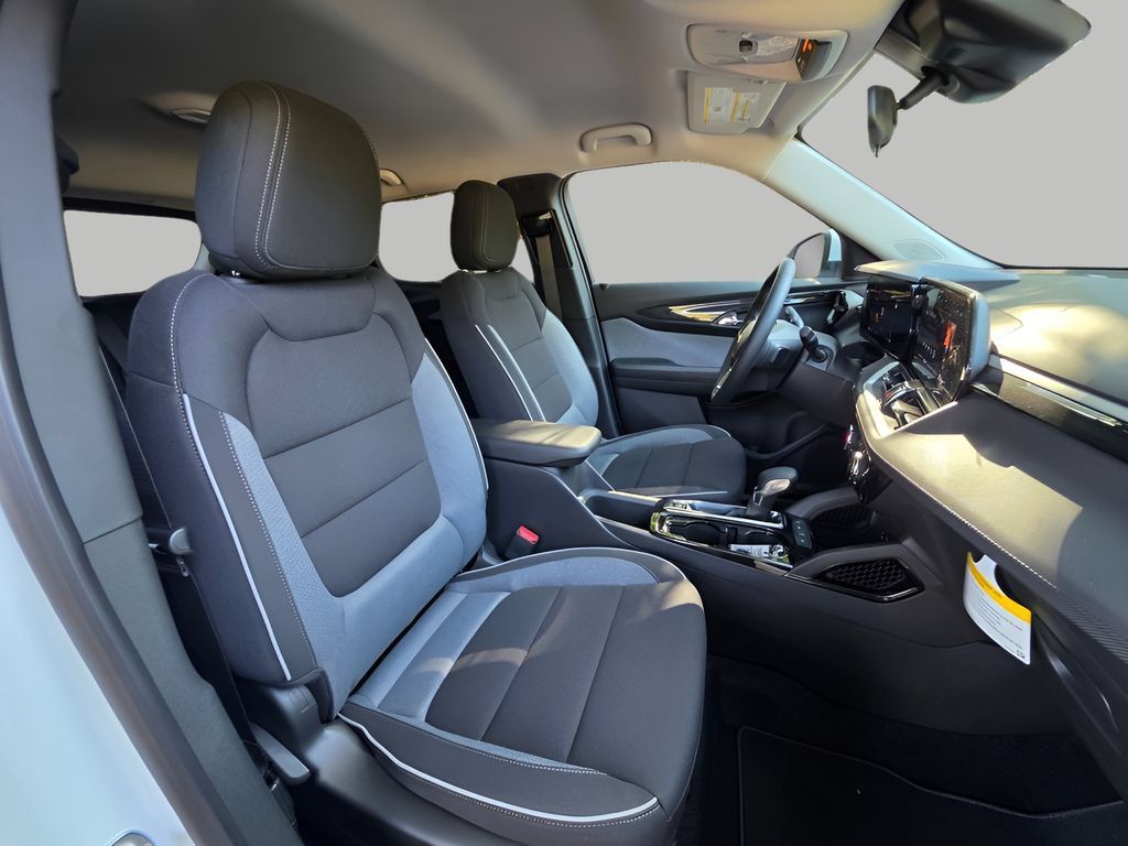 New 2026 Chevrolet TrailBlazer LT w/ LT Cold Weather Package FWD image 10