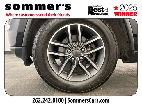 Used 2019 Jeep Grand Cherokee Limited w/ Luxury Group II image 25