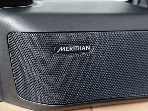 Used 2023 Land Rover Range Rover SE image 7