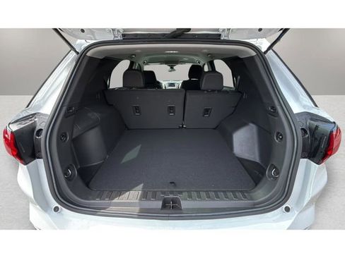 Used 2024 Chevrolet Equinox LS image 32