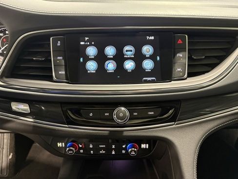 Used 2019 Buick Enclave Premium image 18