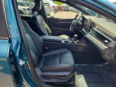 Used 2025 Toyota Camry XSE FWD image 15