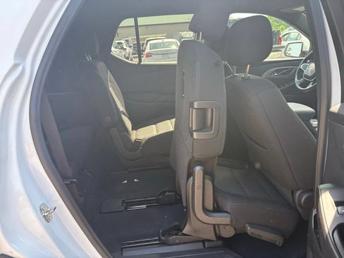 Used 2023 Chevrolet Traverse LT w/ LPO, Cargo Package AWD/4WD image 17