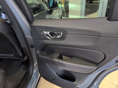 Used 2022 Volvo XC60 B5 Momentum w/ Advanced Package image 41