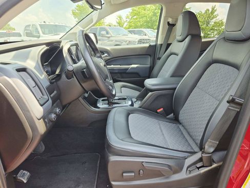 Used 2019 Chevrolet Colorado Z71 AWD/4WD image 12