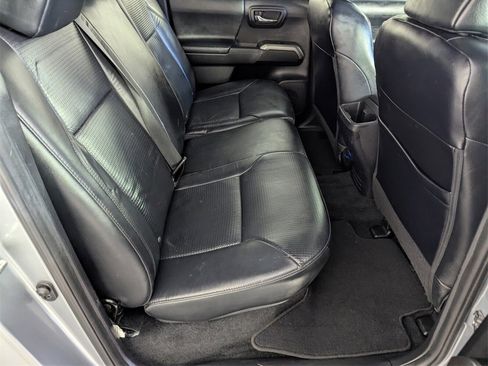 Used 2020 Toyota Tacoma Limited image 31
