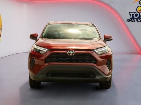 Used 2025 Toyota RAV4 XLE AWD/4WD image 2